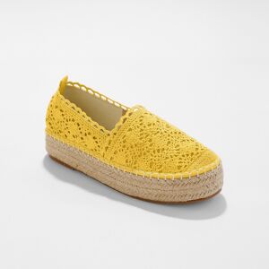 Espadrilles macramé semelle corde "plateforme" - BlancheporteL'été sera romantique et glamour grâce à ces espadrilles compensées en corde et macramé. Un style romantico-bohème qui accompagne joliment une robe légère ou une pantalon raccourci.39Jaune - Publicité