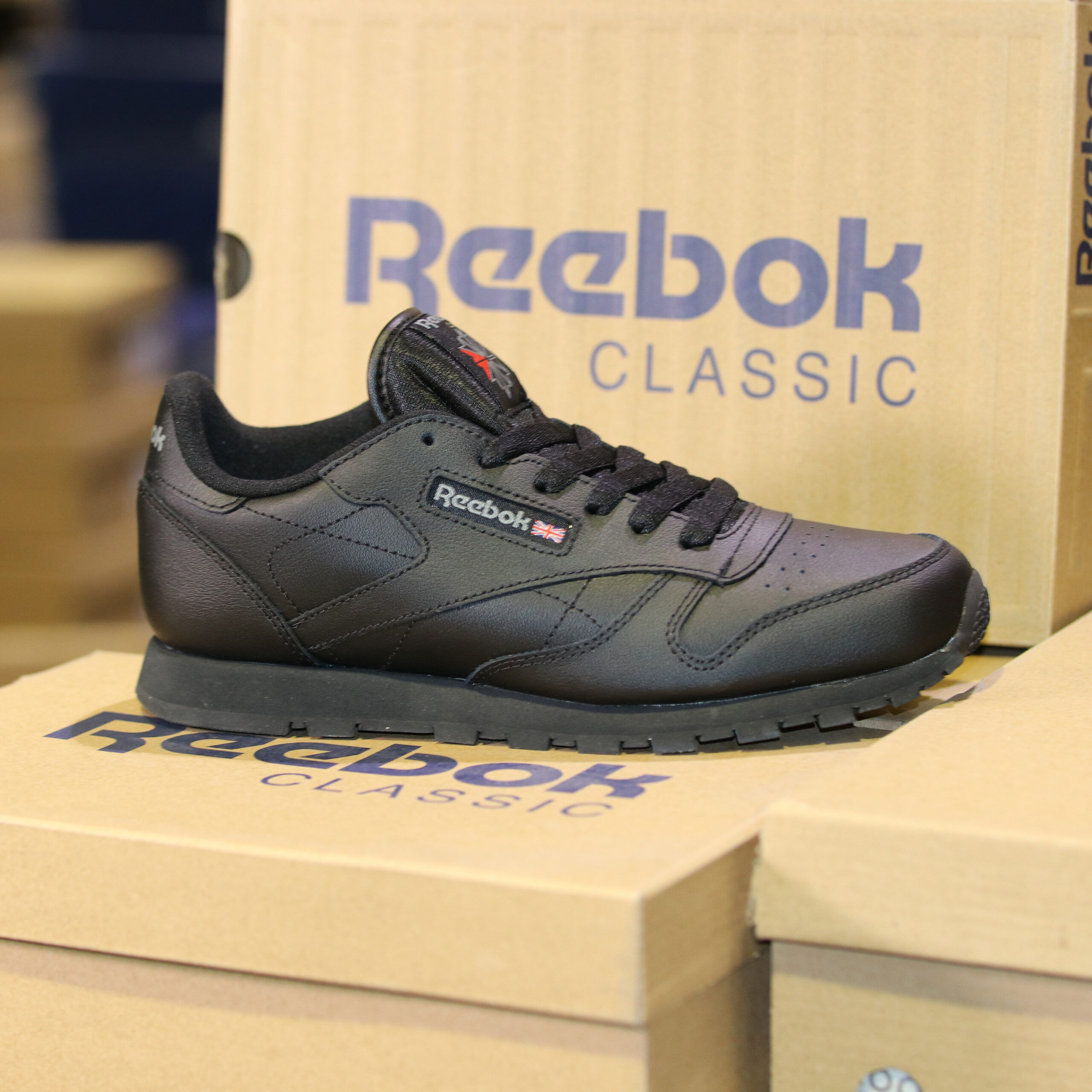 Reebok - Classic Black 37