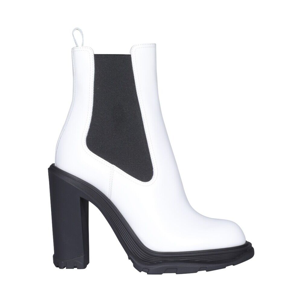 alexander mcqueen Tread Heeled Chelsea Boot Hvit Female