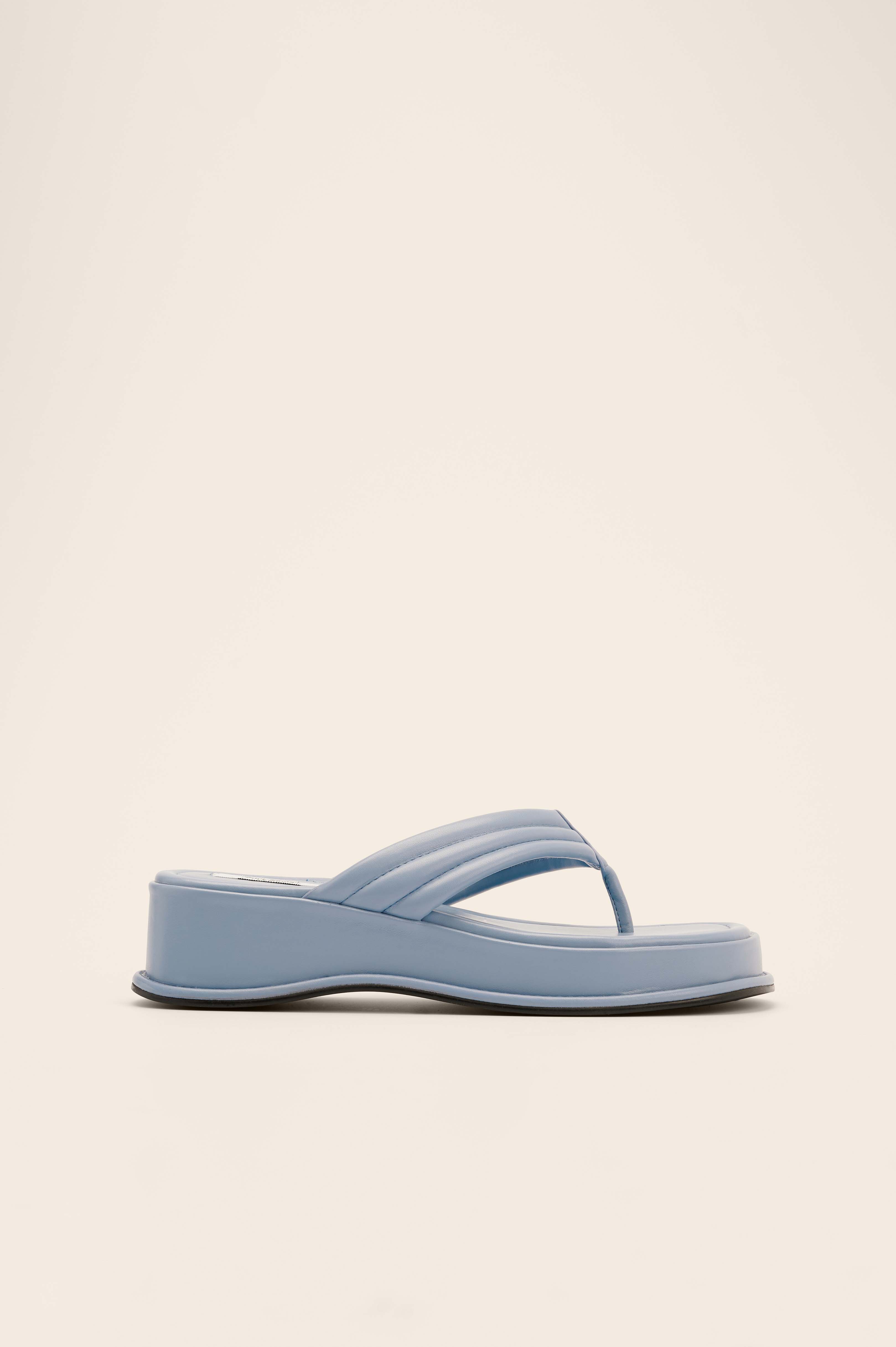 Anna Briand x NA-KD Plattformsåle Flip-flops - Blue