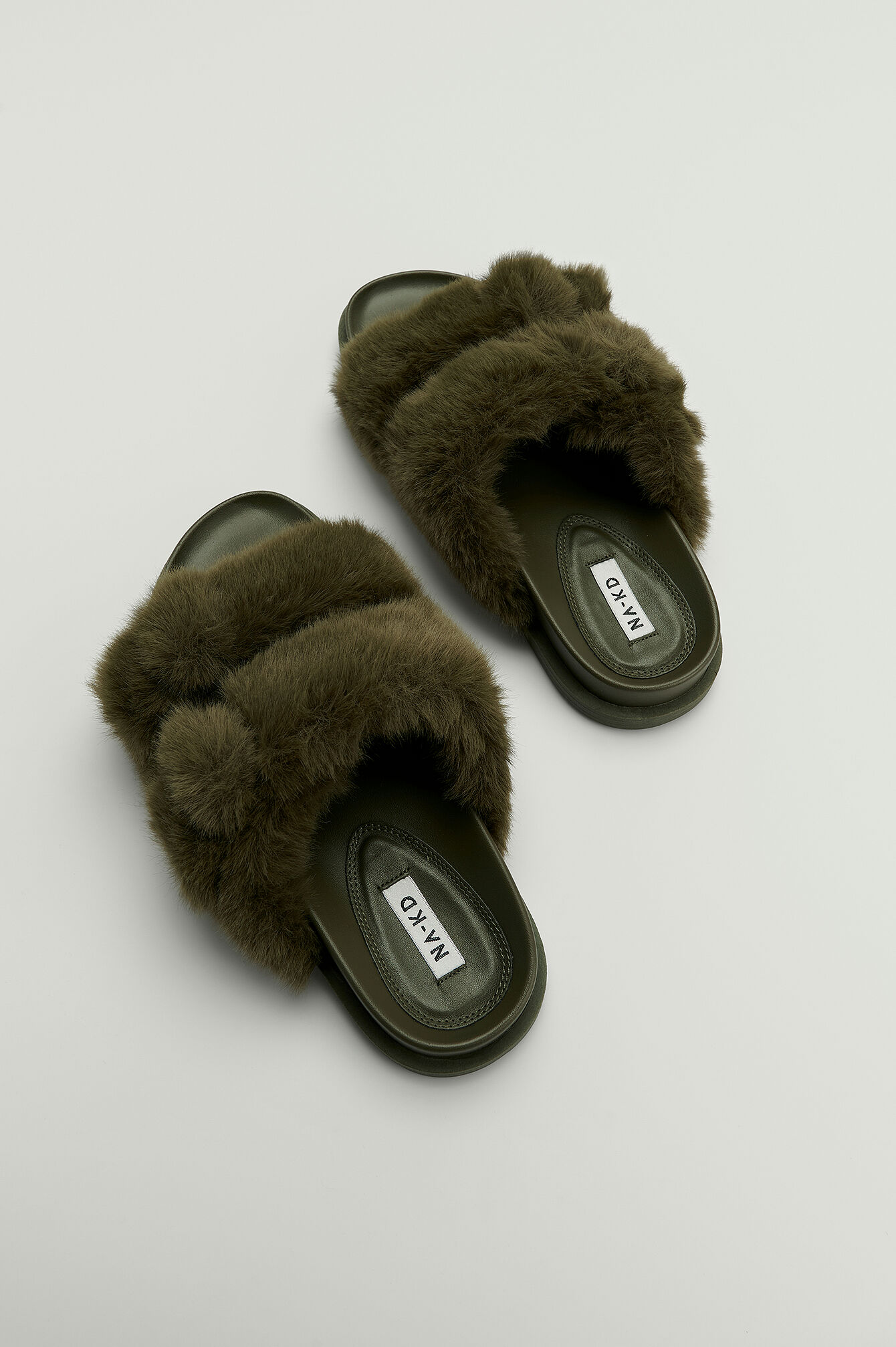 NA-KD Shoes Fluffy sandaler med spenne - Green
