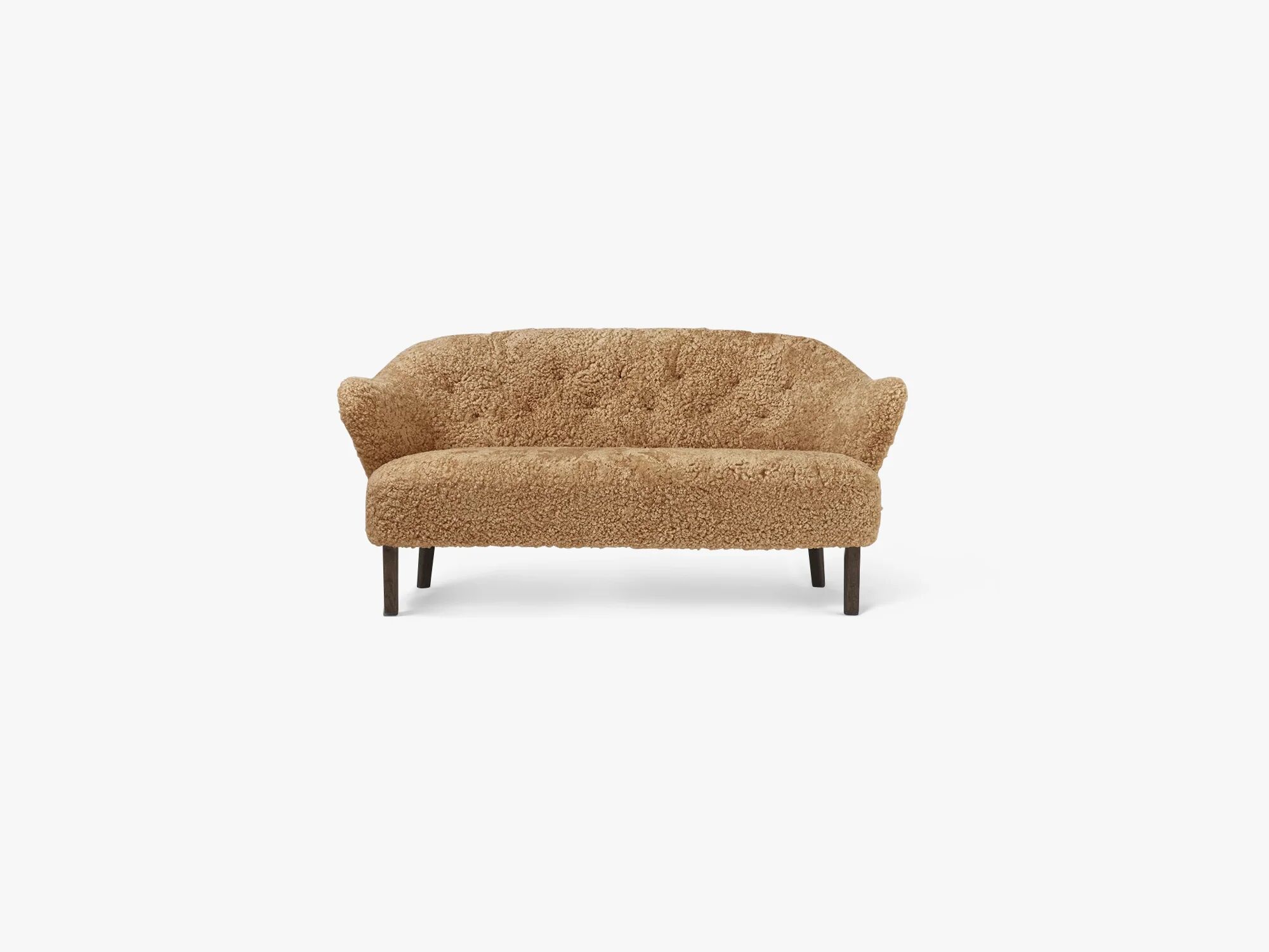 By Lassen Ingeborgs sofa, saueskinn / honning