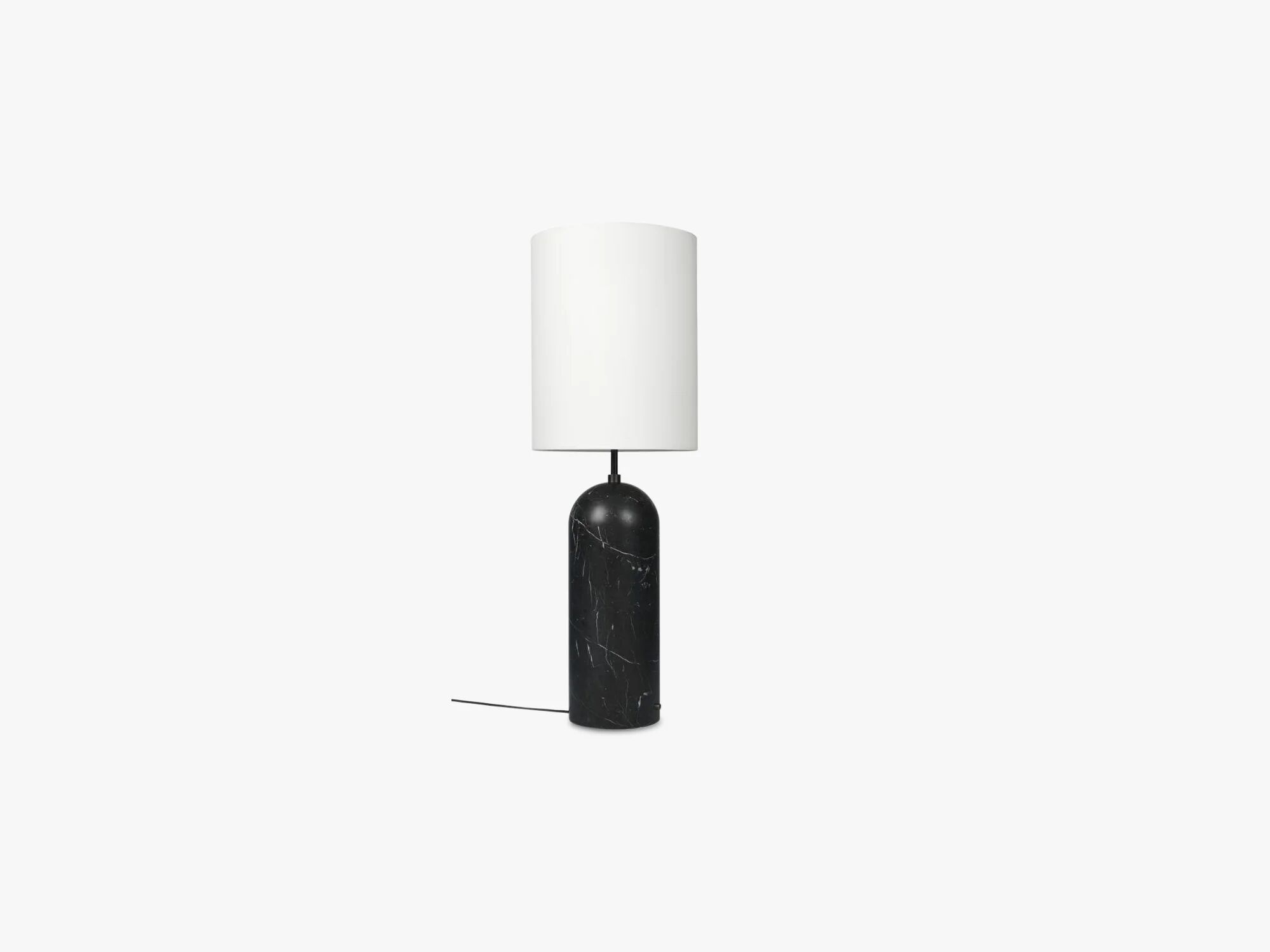 GUBI Gravity gulvlampe - XL høy - svart marmorbunn, hvit