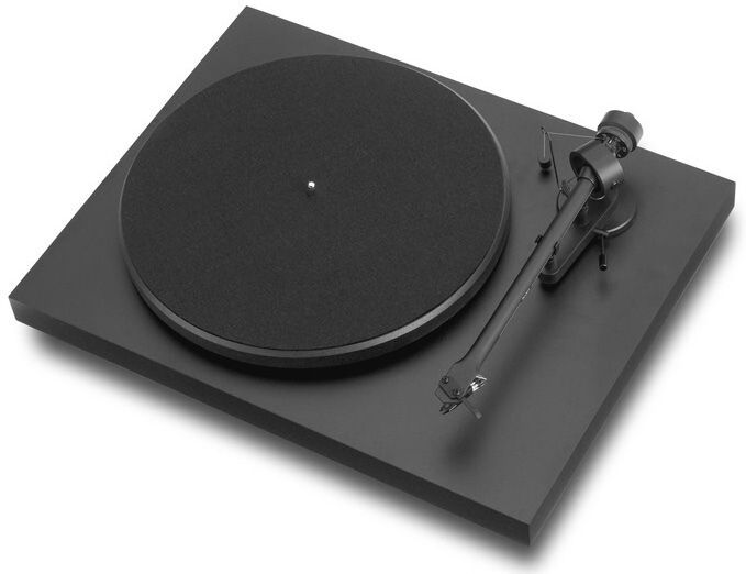 Pro-Ject Debut Iii Mat Black Om5e