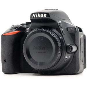 Nikon D5500 (Condition: Excellent)