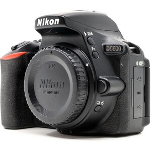 Nikon D5600 (Condition: Excellent)