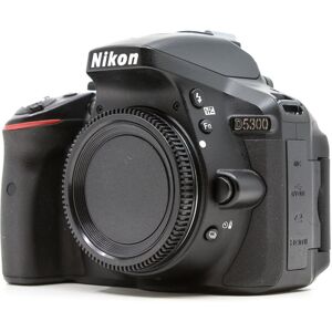 Nikon D5300 (Condition: Excellent)