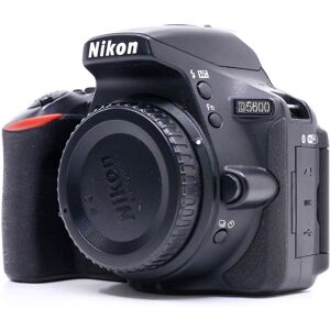 Nikon D5600 (Condition: Excellent)