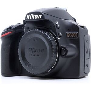 Nikon D3200 (Condition: Excellent)