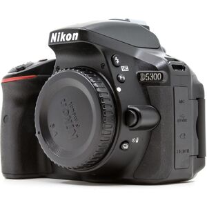 Nikon D5300 (Condition: Good)