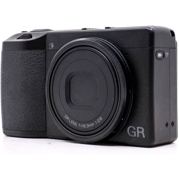 ricoh gr iii (condition: excellent)