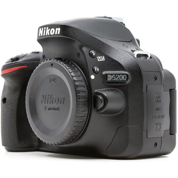 nikon d5200 (condition: good)