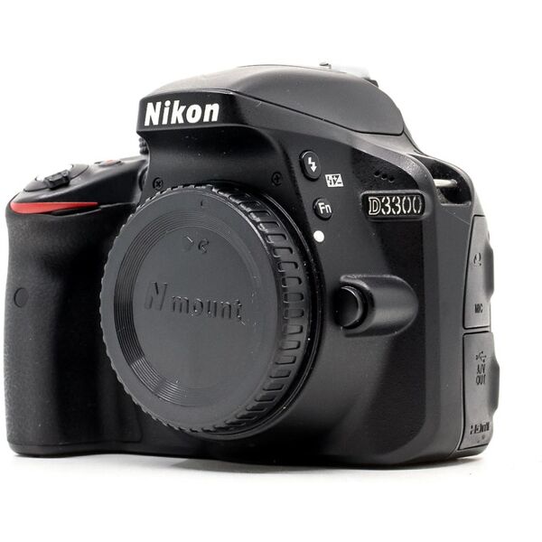 nikon d3300 (condition: excellent)