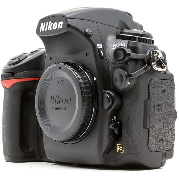 nikon d700 (condition: excellent)