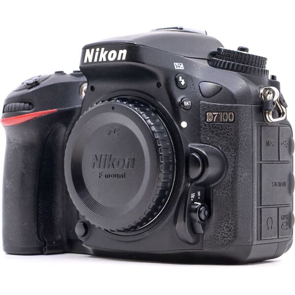 nikon d7100 (condition: excellent)