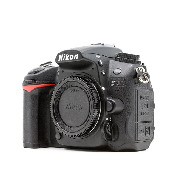 nikon d7000 (condition: excellent)