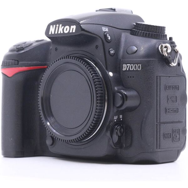 nikon d7000 (condition: well used)