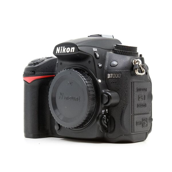 nikon d7000 (condition: excellent)