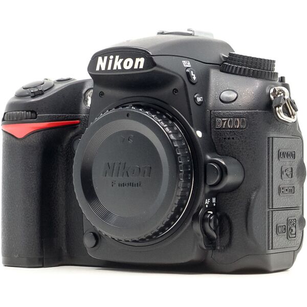 nikon d7000 (condition: good)