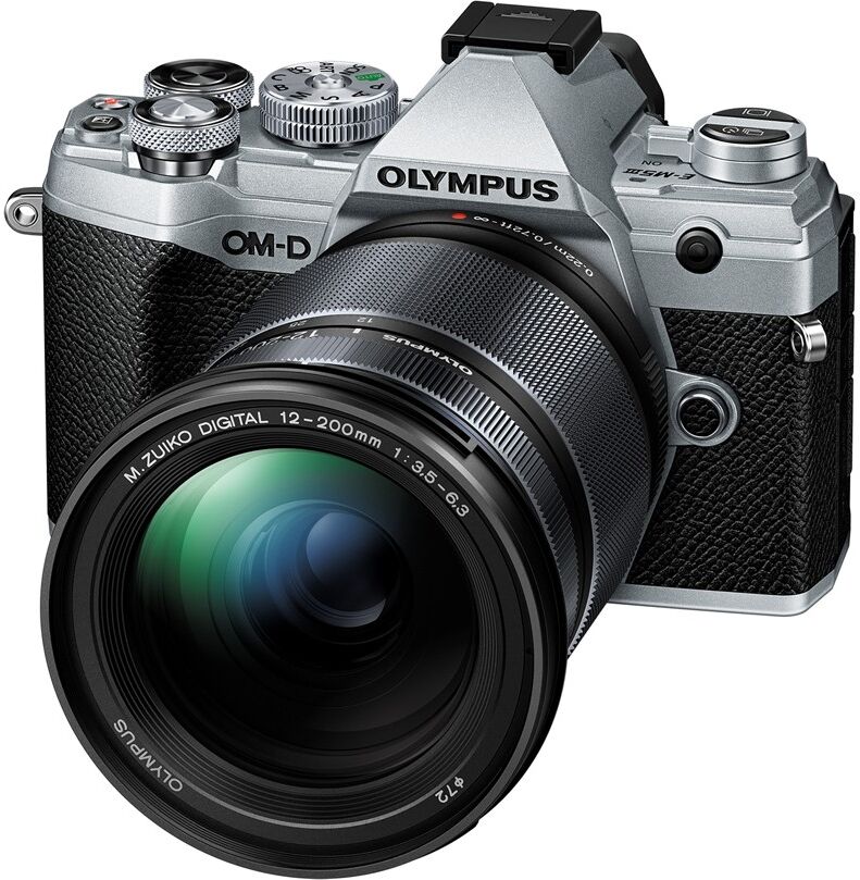 Olympus OM-D E-M5 MARK III + 12-200mm F/3.5-6.3 - ARGENTO - 2 Anni di Garanzia in Italia