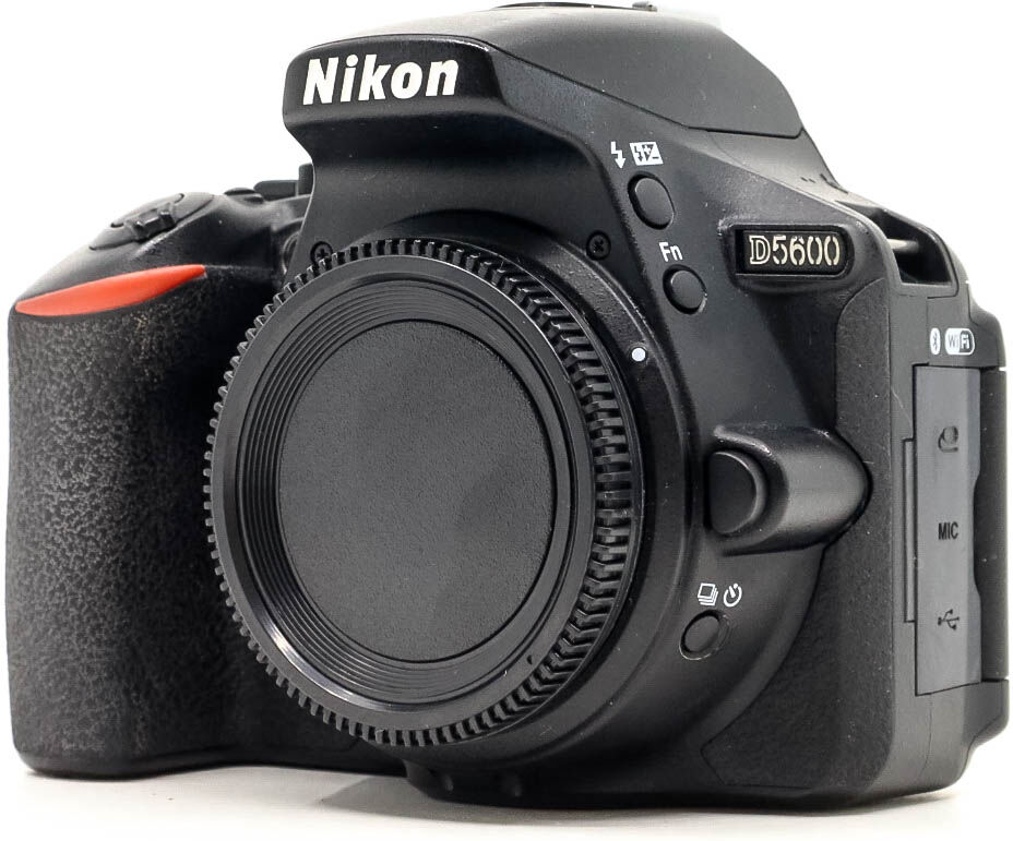 Nikon D5600 (Condition: Excellent)