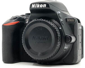 Nikon D5600 (Condition: Excellent)