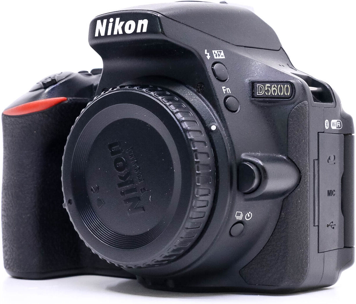 Nikon D5600 (Condition: Excellent)