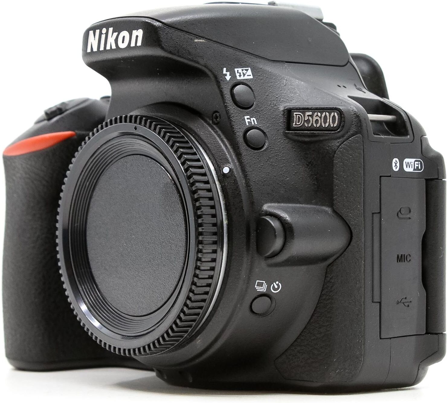 Nikon D5600 (Condition: Excellent)