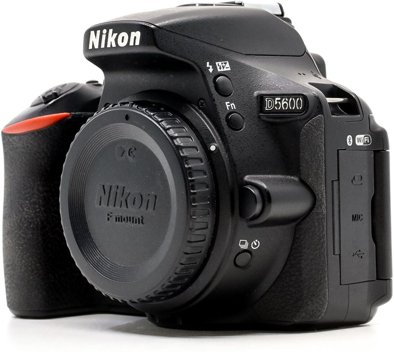 Nikon D5600 (Condition: Excellent)