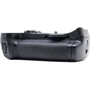 Used Nikon MB-D10 Battery Grip