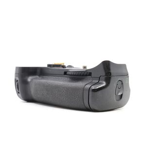 Used Nikon MB-D10 Battery Grip