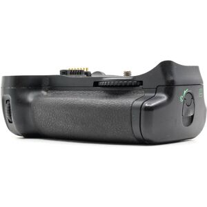 Used Nikon MB-D10 Battery Grip