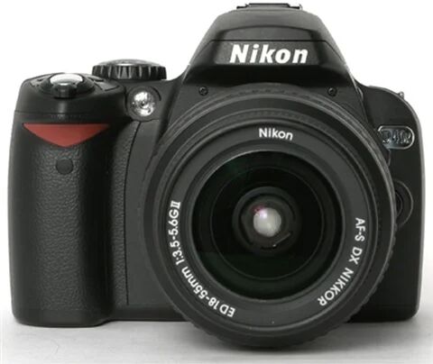 Refurbished: Nikon D40 6M + 18-55mm, B