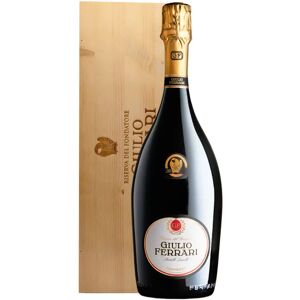 Ferrari Trento Spumante Brut Riserva del Fondatore 'Giulio ' Magnum 2010