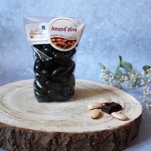 Amand'olives 150g -amandes grillées salées enrobées de chocolat noir à l'huile d'olive - En direct de Les amandes et olives du Mont Bouquet - Publicité