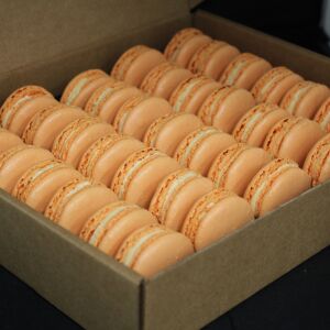 35 Macarons Abricot - En direct de Les Macarondises (Eure-et-Loir)
