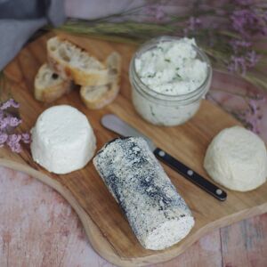 Plateau De Nos Fromages De Chevre - En direct de Elevage La Doudou (Essonne)