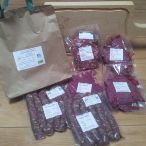 Colis barbecue : saucisses et viande de b?uf bio a griller 3kg - En direct de SCEA Champ du Puits (Yonne)