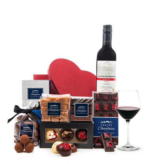 Prestige Hampers Everything Chocolatey - Luxury Chocolate Gifts - Luxury Chocolate Hampers - Chocolate Hampers - Chocolate Gifts - Chocolate Hamper Delivery