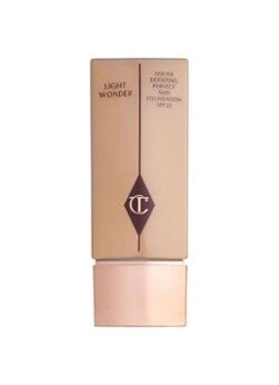 Charlotte Tilbury Light Wonder SPF15 - foundation - 7 Medium