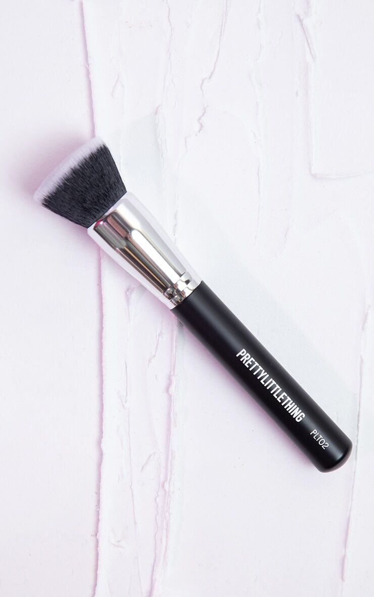 PRETTYLITTLETHING Foundation Buffing Brush PLT02