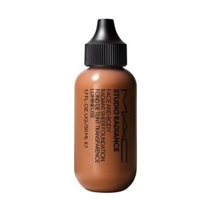 MAC Perfect Shot Studio Radiance Face and Body Radiant Sheer Foundation 50 ml C 7 - C7