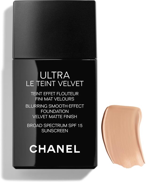 Chanel Ultra Le Teint Base de maquillaje aterciopelada de acabado mate SPF15 30mL 32 Beige Rosé