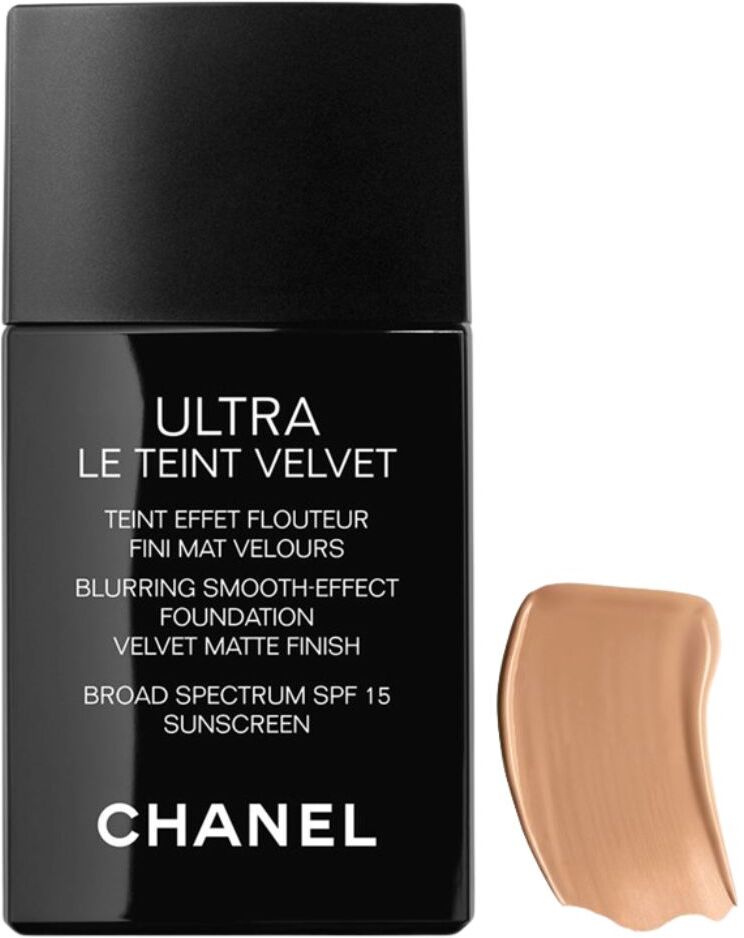 Chanel Ultra Le Teint Base de maquillaje aterciopelada de acabado mate SPF15 30mL 60 Beige