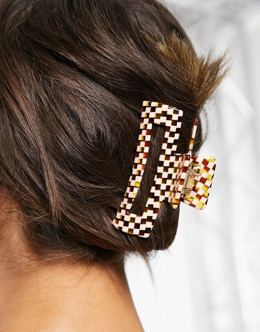 ASOS DESIGN hair clip claw in checkerboard resin-Brown  Brown