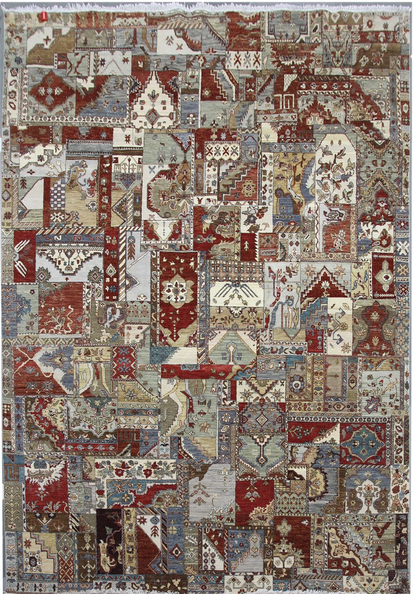 Diamond Carpets koberce Ručně vázaný kusový koberec Diamond DC-PATCH RED MULTI - 365x550 cm