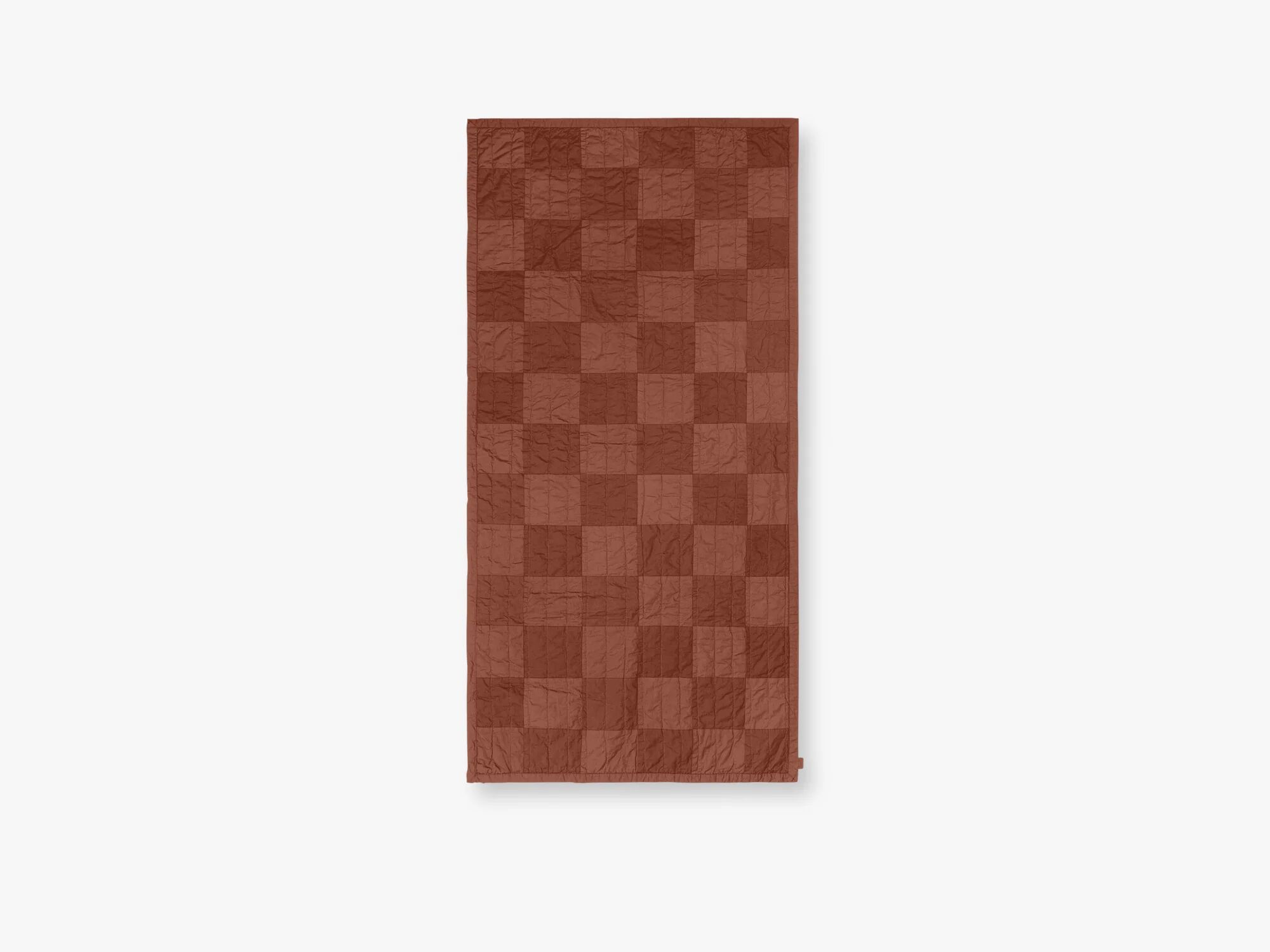 Ferm Living Duo quiltet teppe, rødbrun tonal