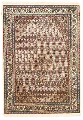 Håndknyttet. Opphav: India Tabriz Royal Teppe 144X205 Lysbrun/Beige ( India)