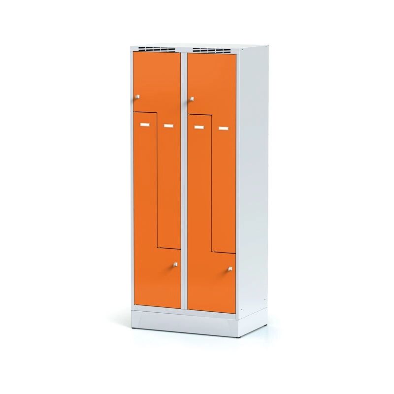 Alfa 3 Kovová šatní skříňka z na soklu, oranžové dveře, cylindrický zámek