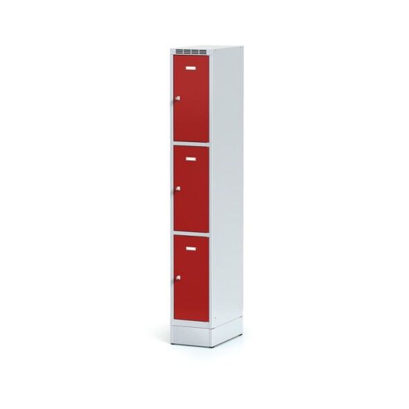 Alfa 3 Šatní skříňka na soklu, 3 boxy, červené dveře, cylindrický zámek
